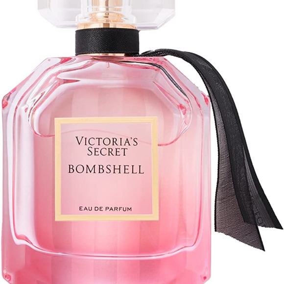 Victoria Secret bombshell - Picture 3 of 3